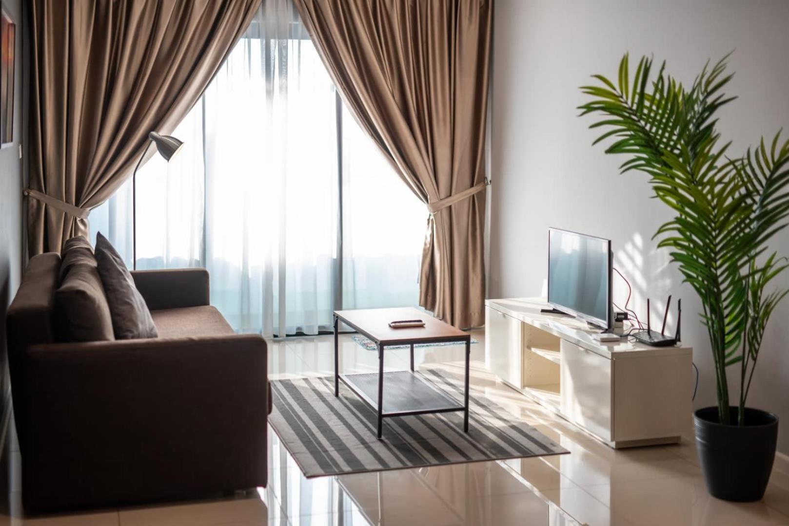 High Floor Suasana 5 In Jb With Wifi * Johor Bahru