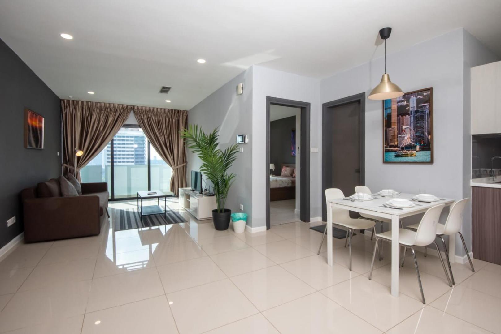 High Floor Suasana 5 In Jb With Wifi Apartment